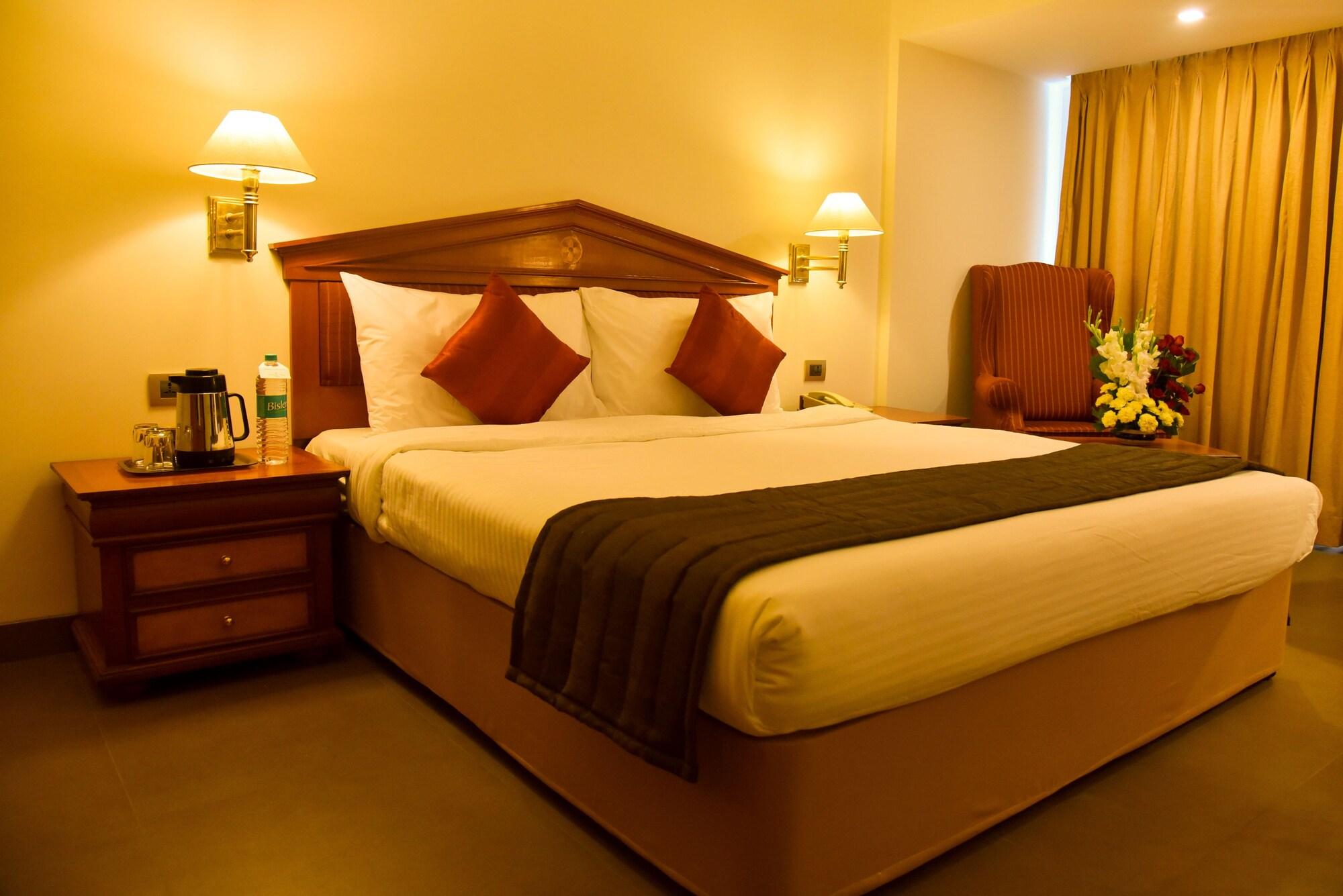 Hotel Sagar Plaza City Centre Púna Kültér fotó