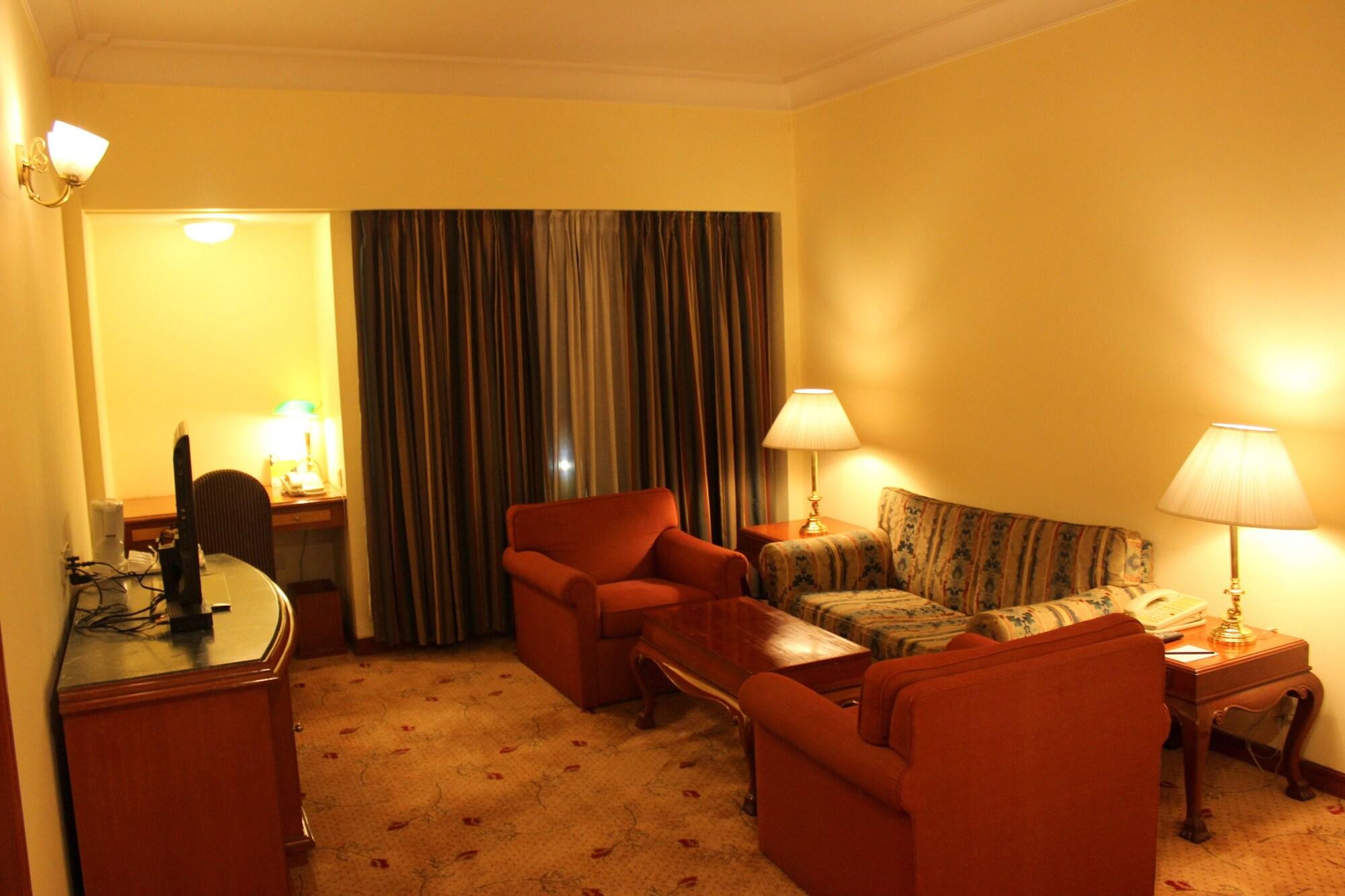 Hotel Sagar Plaza City Centre Púna Kültér fotó