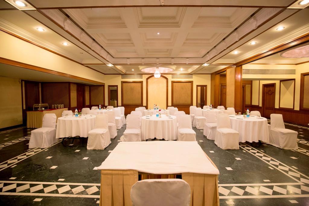 Hotel Sagar Plaza City Centre Púna Kültér fotó