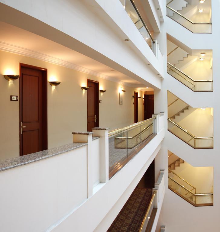 Hotel Sagar Plaza City Centre Púna Kültér fotó
