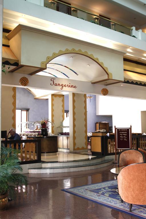 Hotel Sagar Plaza City Centre Púna Kültér fotó