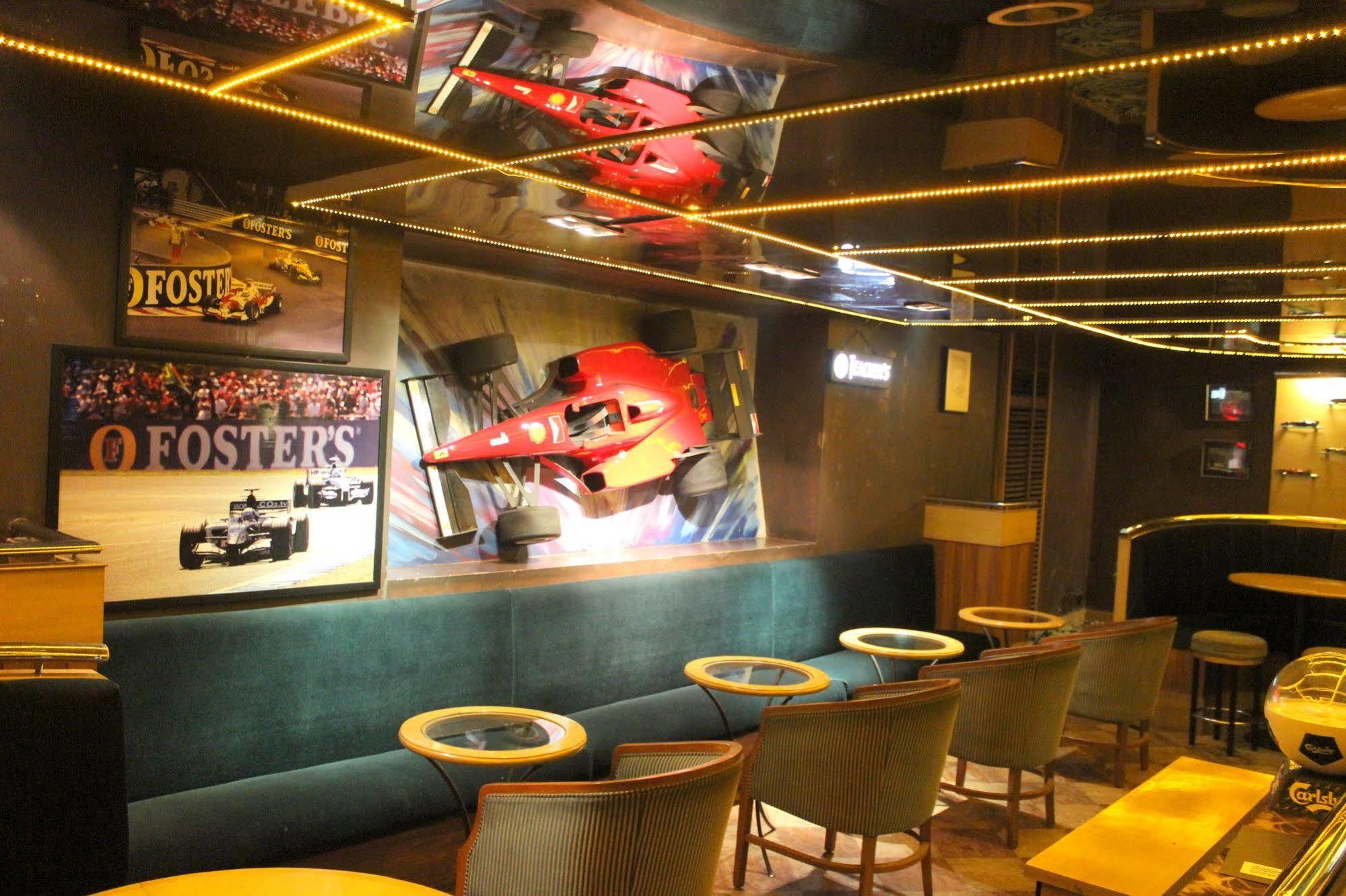 Hotel Sagar Plaza City Centre Púna Kültér fotó
